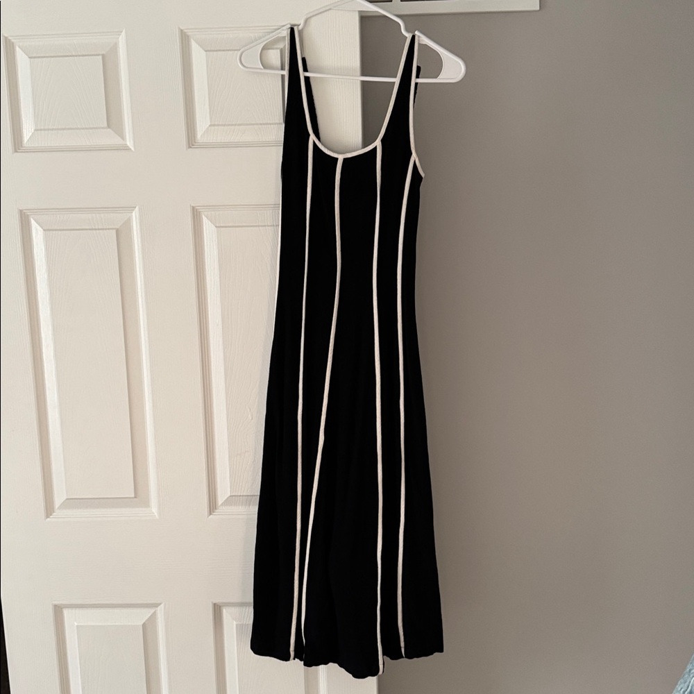 CONTRAST PIPING LINEN MIDI DRESS